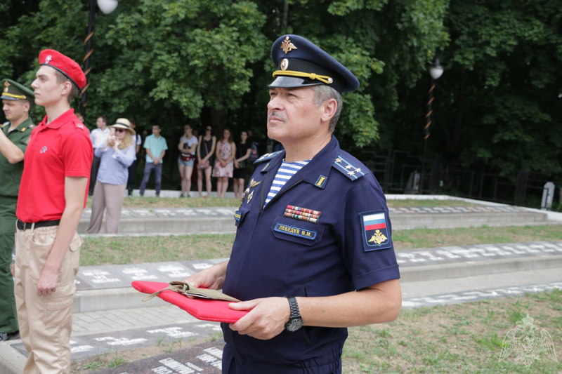 Военнослужащие регионального Управления Росгвардии приняли участие во Всероссийской военно-патриотической акции «Горсть земли»