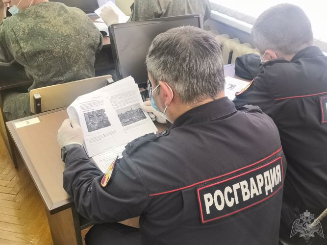 Сотрудники и военнослужащие регионального Управления впервые приняли участие в «Диктанте Победы»