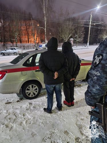 ДВЕ КРАЖИ С ОХРАНЯЕМЫХ ОБЪЕКТОВ ЗА НОЧЬ ПРЕСЕКЛИ РОСГВАРДЕЙЦЫ ВО ВЛАДИМИРЕ  (ВИДЕО)