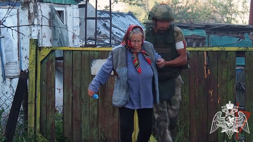 РОСГВАРДЕЙЦЫ ЭВАКУИРОВАЛИ МИРНЫХ ЖИТЕЛЕЙ ИЗ-ПОД ОБСТРЕЛА НАЦИОНАЛИСТОВ