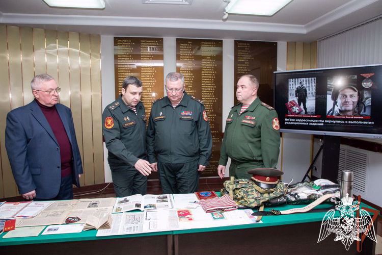 ПРЕСС-СЛУЖБА РОСГВАРДИИ ПЕРЕДАЛА В МУЗЕЙ ВЕДОМСТВА ЭКСПОНАТЫ ДЛЯ СОХРАНЕНИЯ ПАМЯТИ О ВОЕННОМ ЖУРНАЛИСТЕ ПОЛКОВНИКЕ СЕРГЕЕ ПОСТНОВЕ