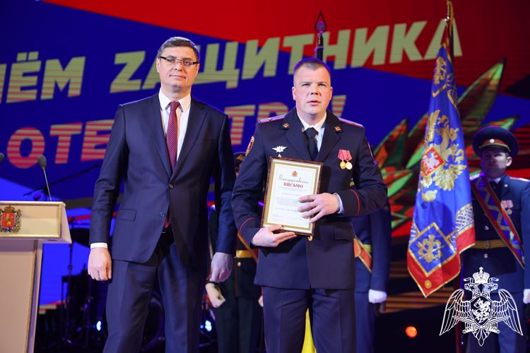 ГУБЕРНАТОР ВЛАДИМИРСКОЙ ОБЛАСТИ ВРУЧИЛ НАГРАДЫ СОТРУДНИКАМ РОСГВАРДИИ