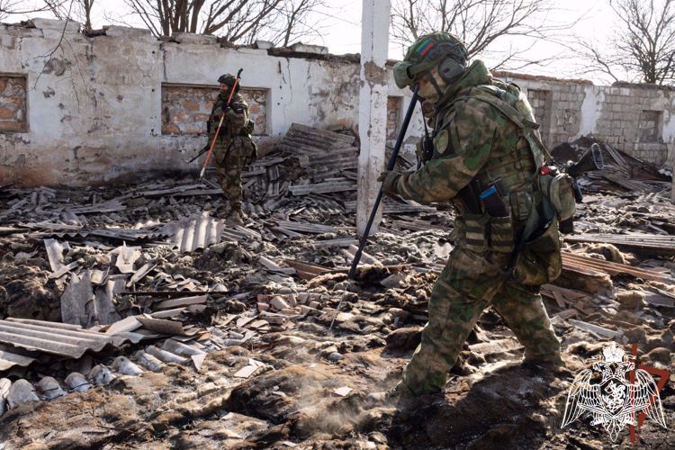 В ДНР РОСГВАРДЕЙЦЫ ОБНАРУЖИЛИ СКЛАД ИНОСТРАННОГО ВООРУЖЕНИЯ