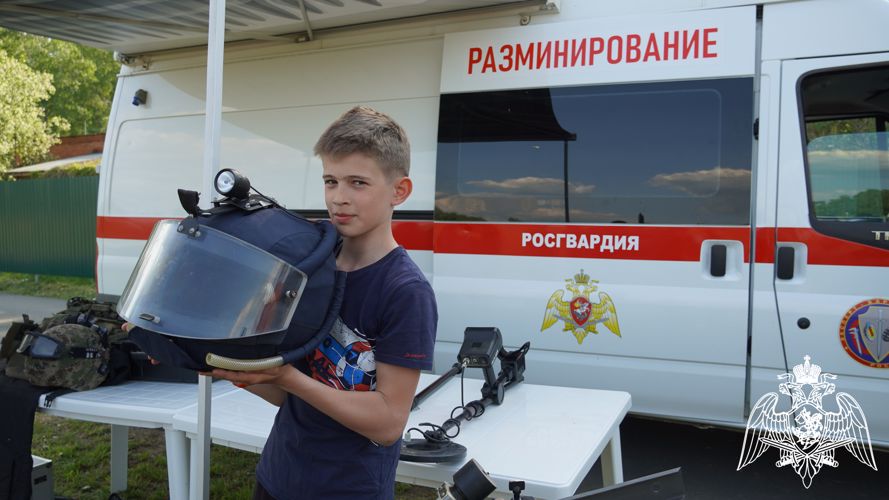 СОТРУДНИКИ ОМОН «НЕВСКИЙ» ПРИНЯЛИ УЧАСТИЕ В ПАТРИОТИЧЕСКОМ ФОРУМЕ ЮНАРМИИ