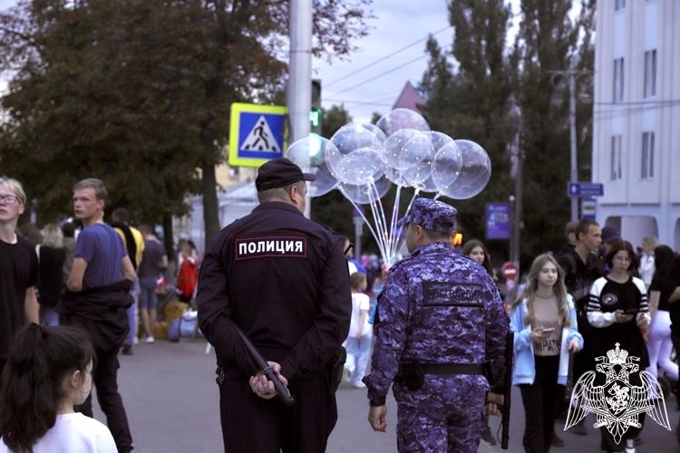 Сотрудники Росгвардии поздравили владимирцев с Днём города (ВИДЕО)
