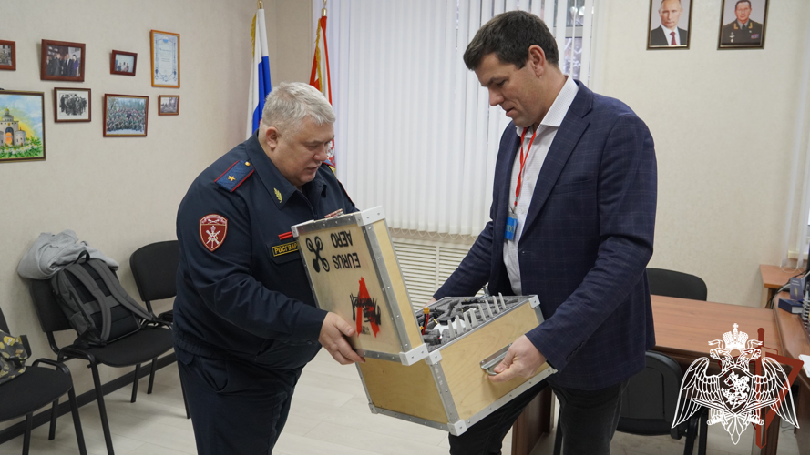 НАРОДНЫЙ ФРОНТ ПЕРЕДАЛ РОСГВАРДИИ БЕСПИЛОТНЫЙ ЛЕТАТЕЛЬНЫЙ АППАРАТ ВО ВЛАДИМИРЕ