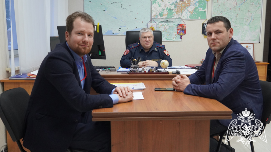 Росгвардейцам передали оборудование представители народного фронта во Владимирской области
