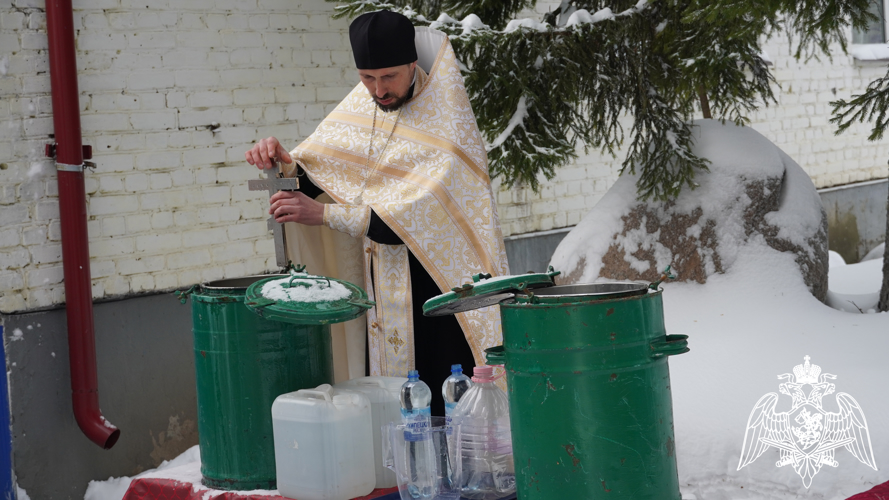 В КРЕЩЕНИЕ ГОСПОДНЯ ВЛАДИМИРСКИЕ РОСГВАРДЕЙЦЫ ПРИНЯЛИ УЧАСТИЕ В ПРАЗДНИЧНОМ БОГОСЛУЖЕНИИ 