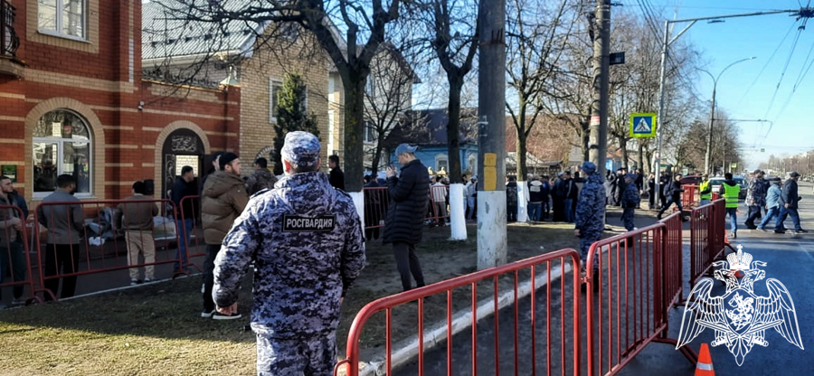 Росгвардия приняла участие в обеспечении правопорядка во время религиозного праздника Ураза-байрама во Владимире