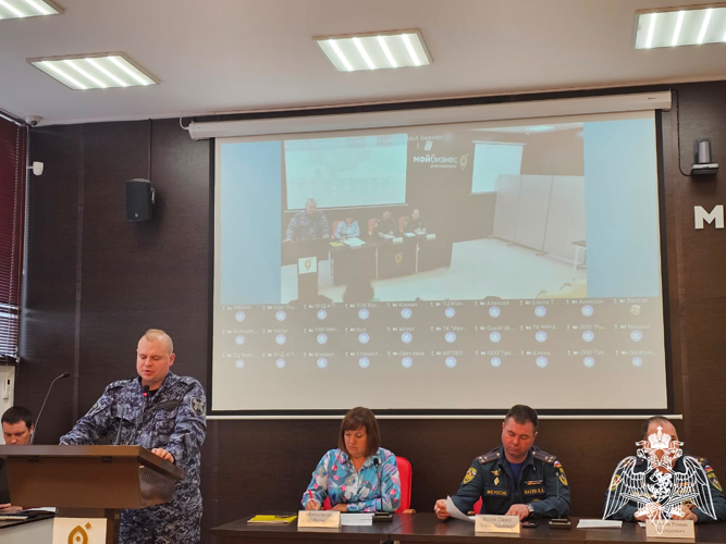 Во Владимире офицер Росгвардии принял участие в круглом столе по антитеррористической защищенности