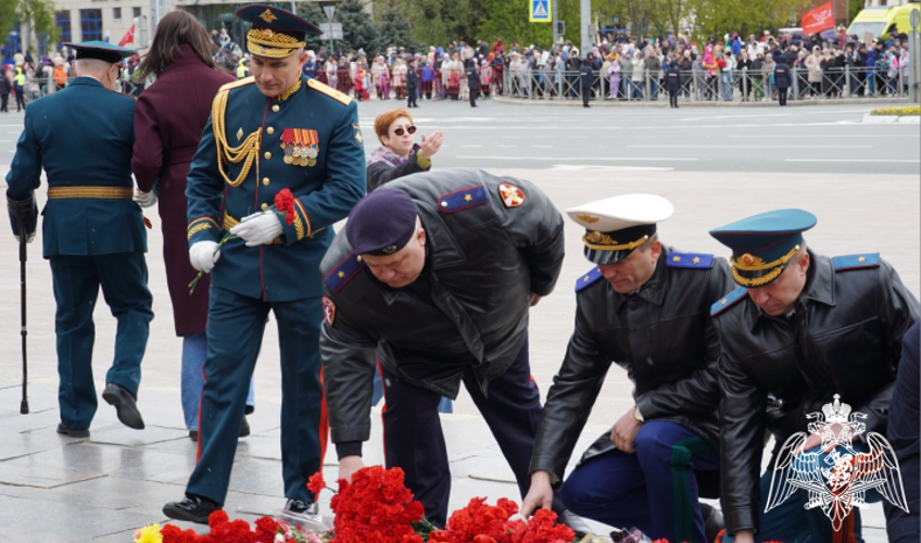 Военнослужащие и сотрудники регионального Управления Росгвардии приняли участие в главном Параде области