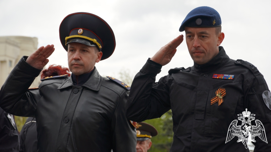 Военнослужащие и сотрудники регионального Управления Росгвардии приняли участие в главном Параде области