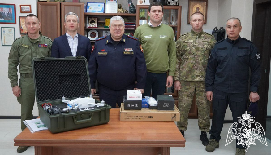 Новые квадрокоптеры получили владимирские росгвардейцы от общественников "Народного фронта" 