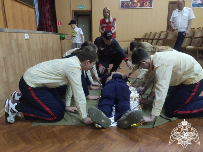 Росгвардейцы провели урок мужества для кадетов во Владимире
