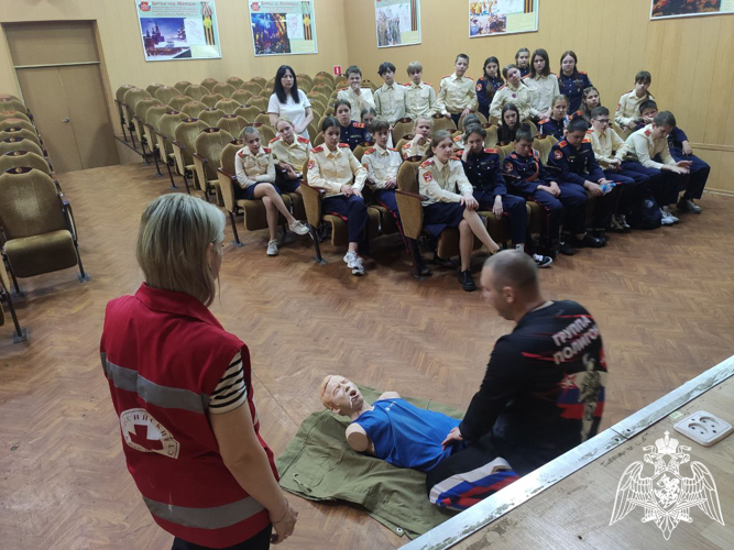 Росгвардейцы провели урок мужества для кадетов во Владимире