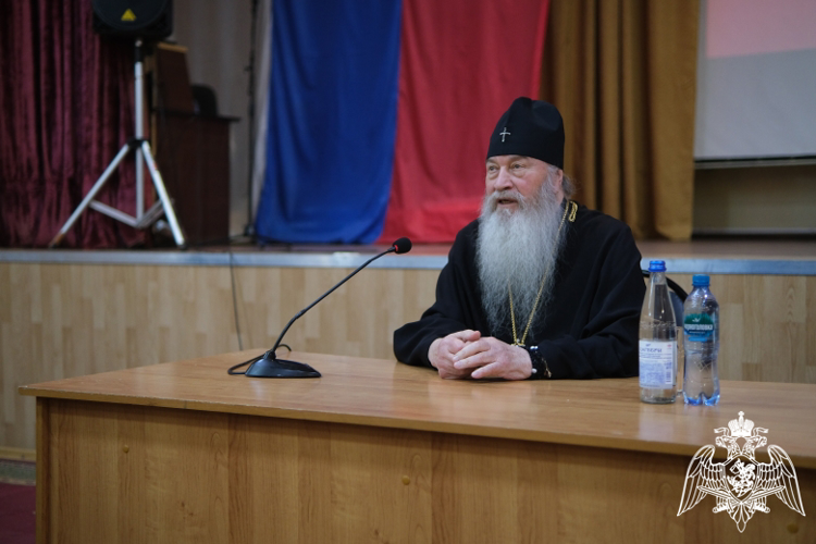 Митрополит Владимирский и Суздальский Тихон встретился с росгвардейцами во Владимире