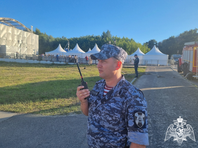 Росгвардейцы обеспечили правопорядок во время праздничных мероприятий в честь святых Петра и Февронии в Муроме