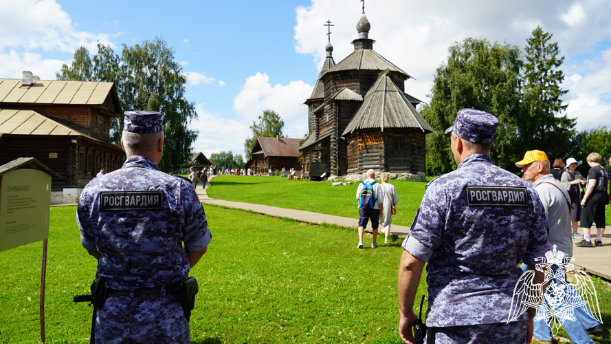 Росгвардейцы обеспечили правопорядок во время празднования 1000-летия Суздаля 