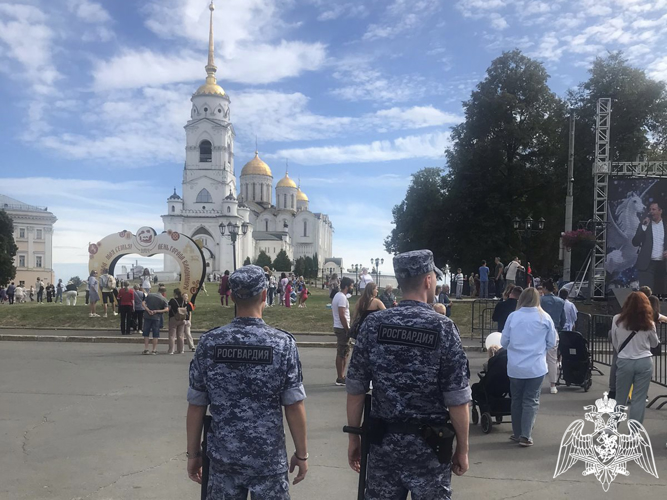 Росгвардейцы обеспечили общественную безопасность на мероприятиях, посвященных дню города во Владимире