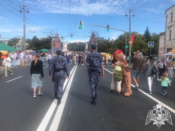 Росгвардейцы обеспечили общественную безопасность на мероприятиях, посвященных дню города во Владимире