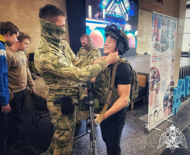 Во Владимирской области офицеры СОБР приняли участие в патриотическом форуме