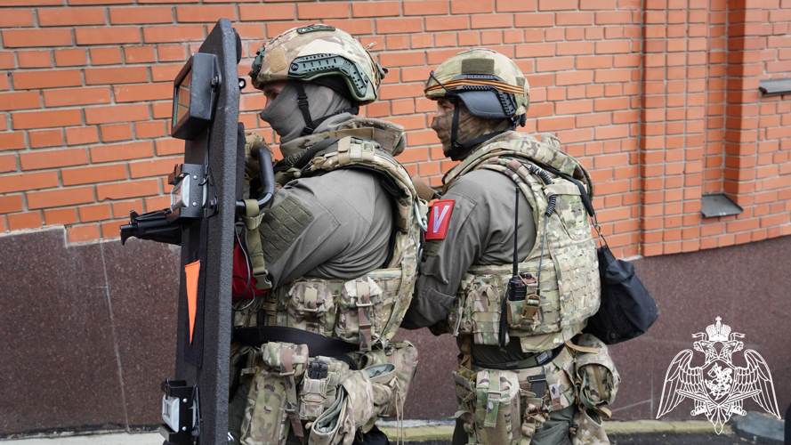 Подозреваемые в кражах денег со счетов участников СВО задержаны при силовой поддержке спецназа Росгвардии во Владимирской области 