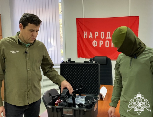 Владимирские общественники народного фронта передали в СОБР Росгвардии разведывательный дрон