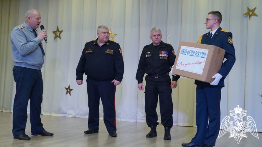 Сотрудники Владимирского юридического института передали квадрокоптер в региональное Управление Росгвардии