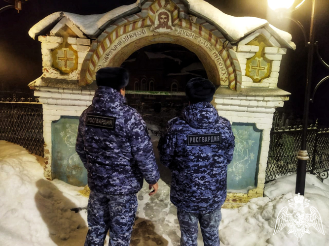 Во Владимирской области росгвардейцы приняли участие в обеспечении безопасности во время празднования Крещения Господня 