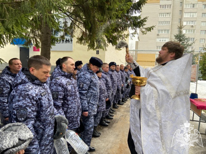 Владимирские росгвардейцы приняли участие в праздничном богослужении Крещения Господня