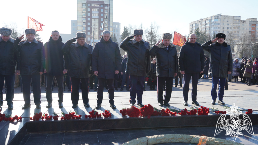 Начальник Управления Андрей Медведев принял участие в возложении цветов к вечному огню во Владимире