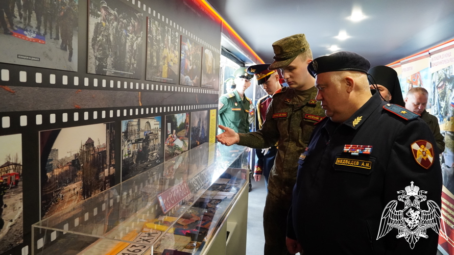Начальник регионального Управления Росгвардии Андрей Медведев принял участие во встрече поезда Победы