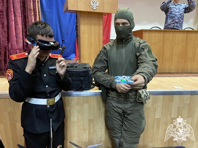 В территориальном Управлении Росгвардии прошел урок мужества для учеников росгвардейского класса