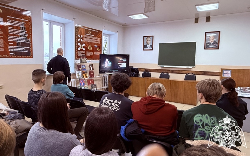 Во Владимире офицеры ОМОН «Невский» провели урок мужества для школьников