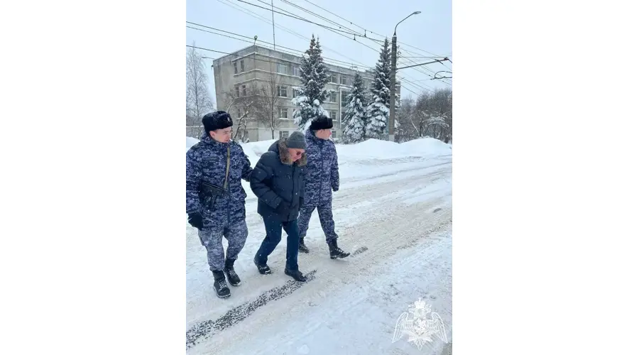 Во Владимире сотрудники Росгвардии помогли гражданам, оказавшимся в затруднительной ситуации из-за непогоды