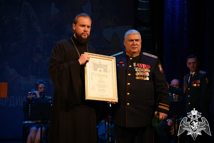 Во Владимире состоялось торжественное мероприятие, посвящённое 10-летию образования Росгвардии и 215-годовщине войск правопорядка