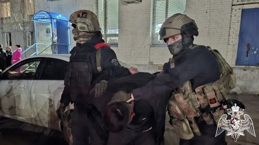 Во Владимире при силовой поддержке спецназа Росгвардии задержаны подозреваемые в хулиганских действиях