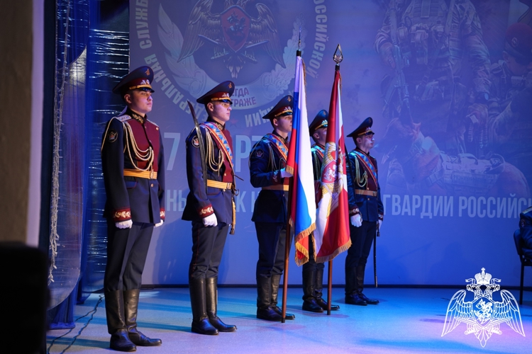 Во Владимире состоялось торжественное мероприятие, посвящённое 10-летию образования Росгвардии и 215-годовщине войск правопорядка