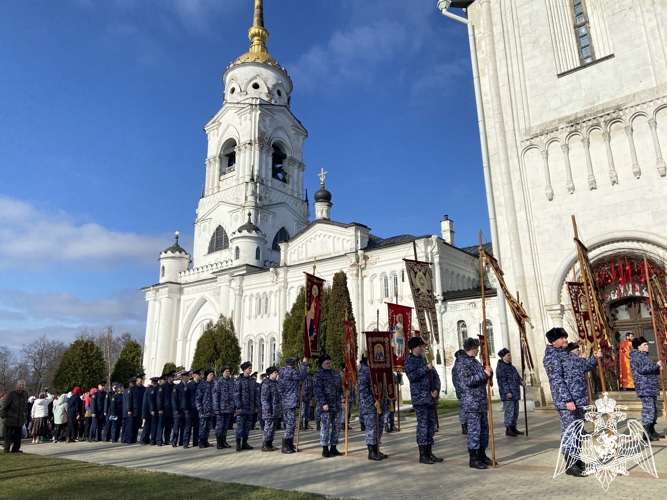 Владимирские росгвардейцы приняли участие во встрече Благодатного огня