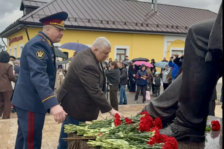 Начальник территориального управления Росгвардии принял участие в открытии памятника М.М. Сперанскому и церемонии  вручения Всероссийской правовой премии его имени