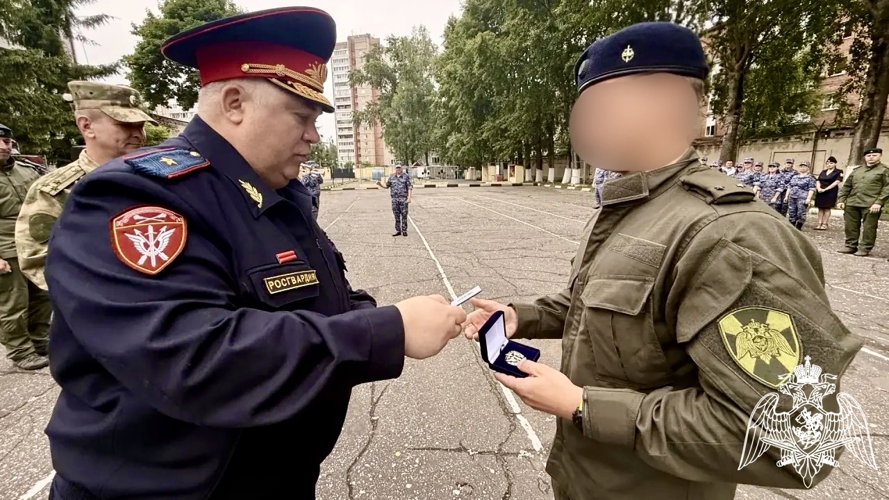 Сотрудники спецназа регионального управления Росгвардии прошли испытания на право ношения знака отличия 
