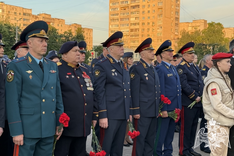 В День памяти и скорби росгвардейцы Владимирской области почтили память павших защитников Отечества