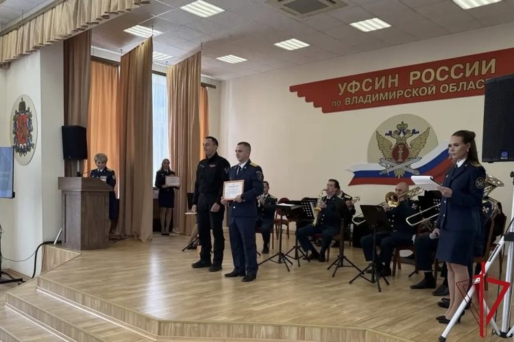 Офицеры регионального Управления Росгвардии поздравили отдел специального назначения «Мономах» Федеральной службы исполнения наказаний с юбилеем