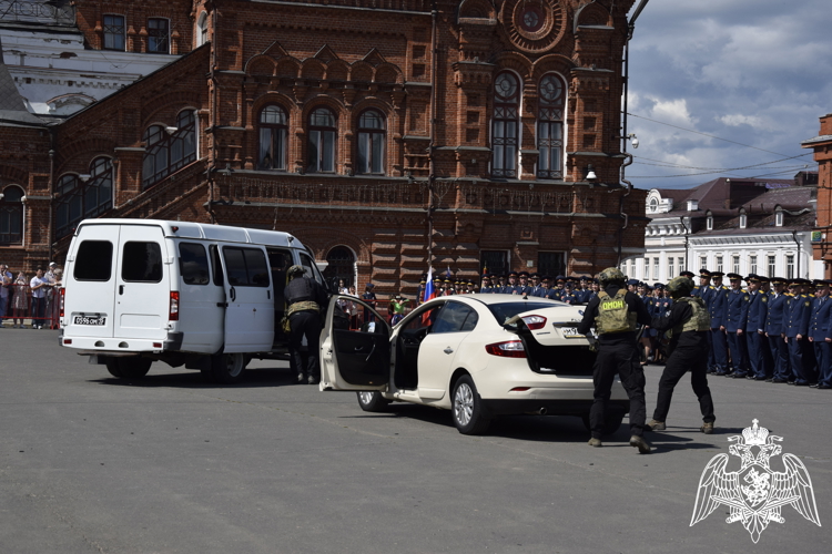 Начальник территориального Управления Росгвардии принял участие в торжественной церемонии выпуска молодых специалистов для органов и учреждений уголовно-исполнительной системы России 