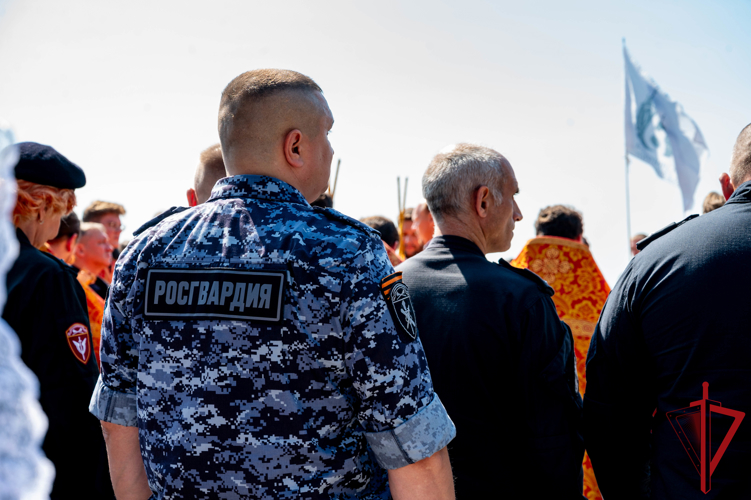 Сотрудники регионального Управления Росгвардии приняли участие в божественной литургии в день памяти святого равноапостольного великого князя Владимира и празднования Дня Крещения Руси