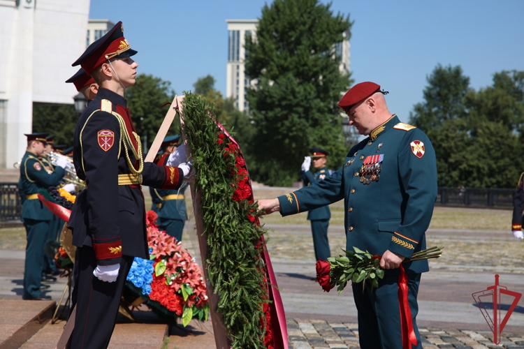 Военнослужащий военного оркестра регионального Управления Росвардии выступил на празднике «Один день с Росгвардией» к 105-летию Центрального округа 