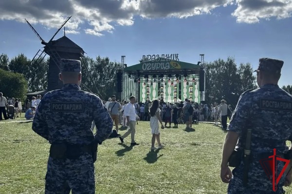 Владимирские Росгвардейцы обеспечили правопорядок при проведении «Дня огурца» в Суздале
