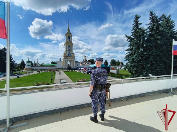 Росгвардия совместно с правоохранительными органами обеспечила безопасность праздничных мероприятий в Муроме, Суздале и Судогде