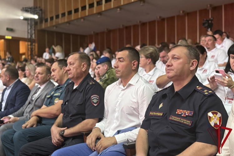 Росгвардейцы приняли участие в открытии пятого полуфинала Всероссийского конкурса «Быть, а не казаться»
