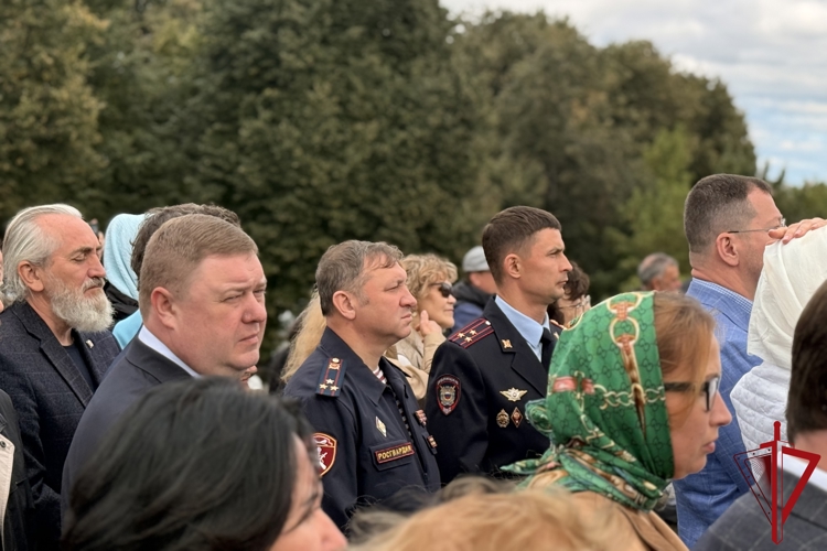 Во Владимире сотрудники Росгвардии приняли участие в торжественном открытии памятника Андрею Боголюбскому
